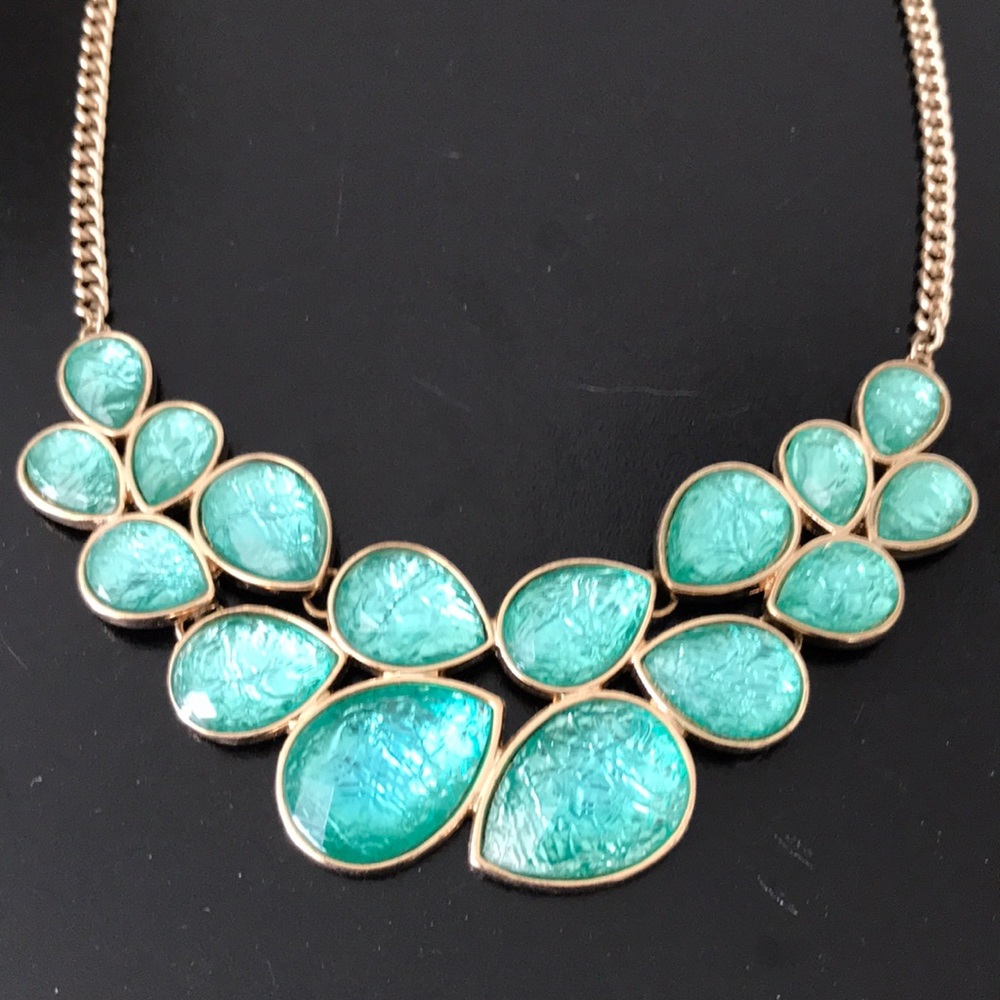Teal and gold accent necklace
